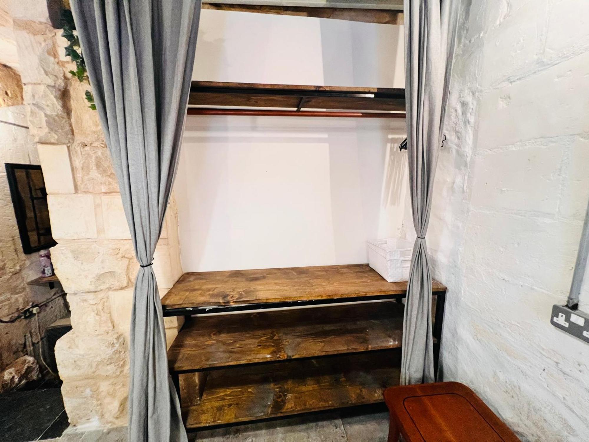Charming Townhouse Prime Area Valletta Apartment Exterior foto