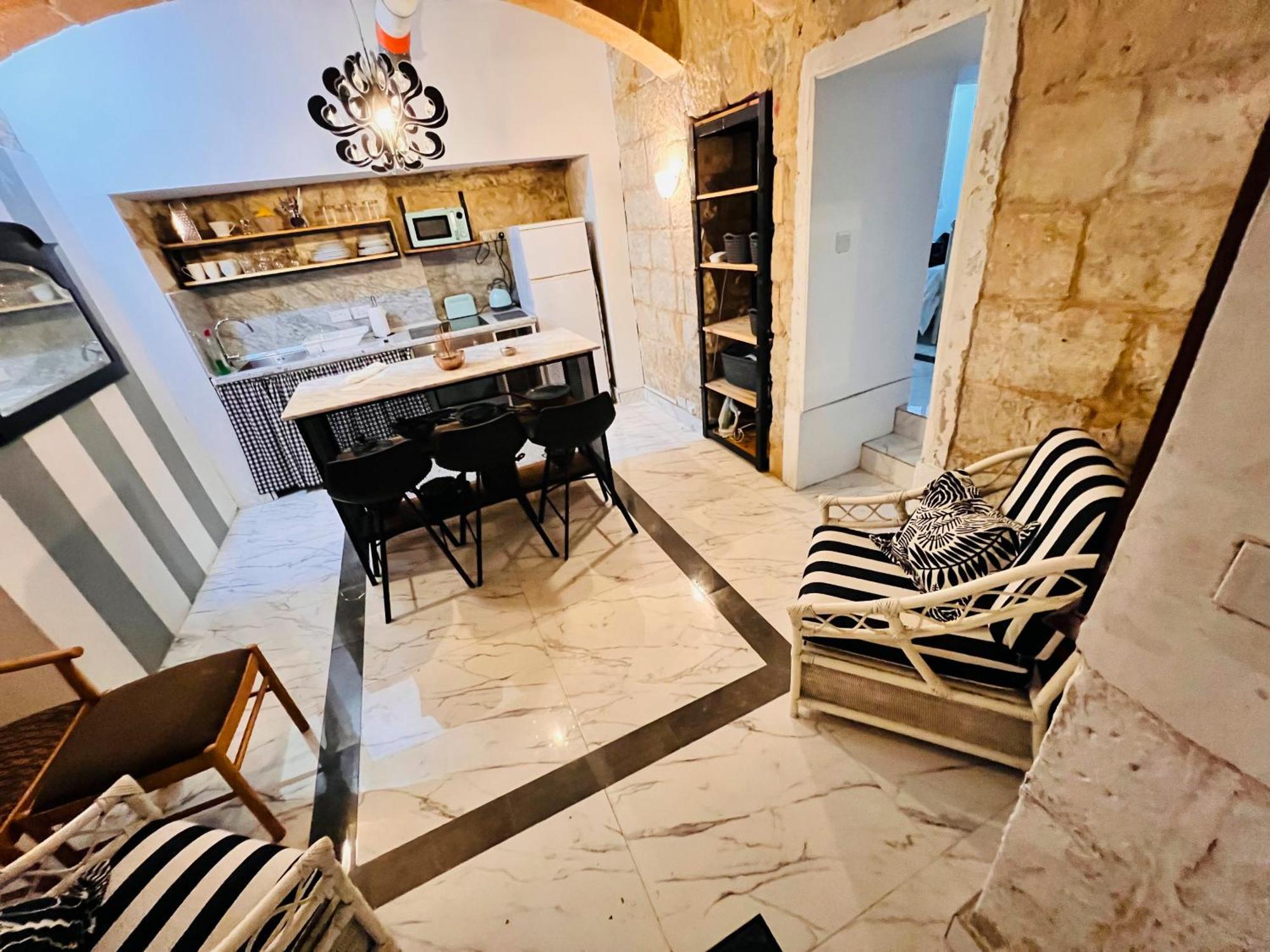 Charming Townhouse Prime Area Valletta Apartment Exterior foto