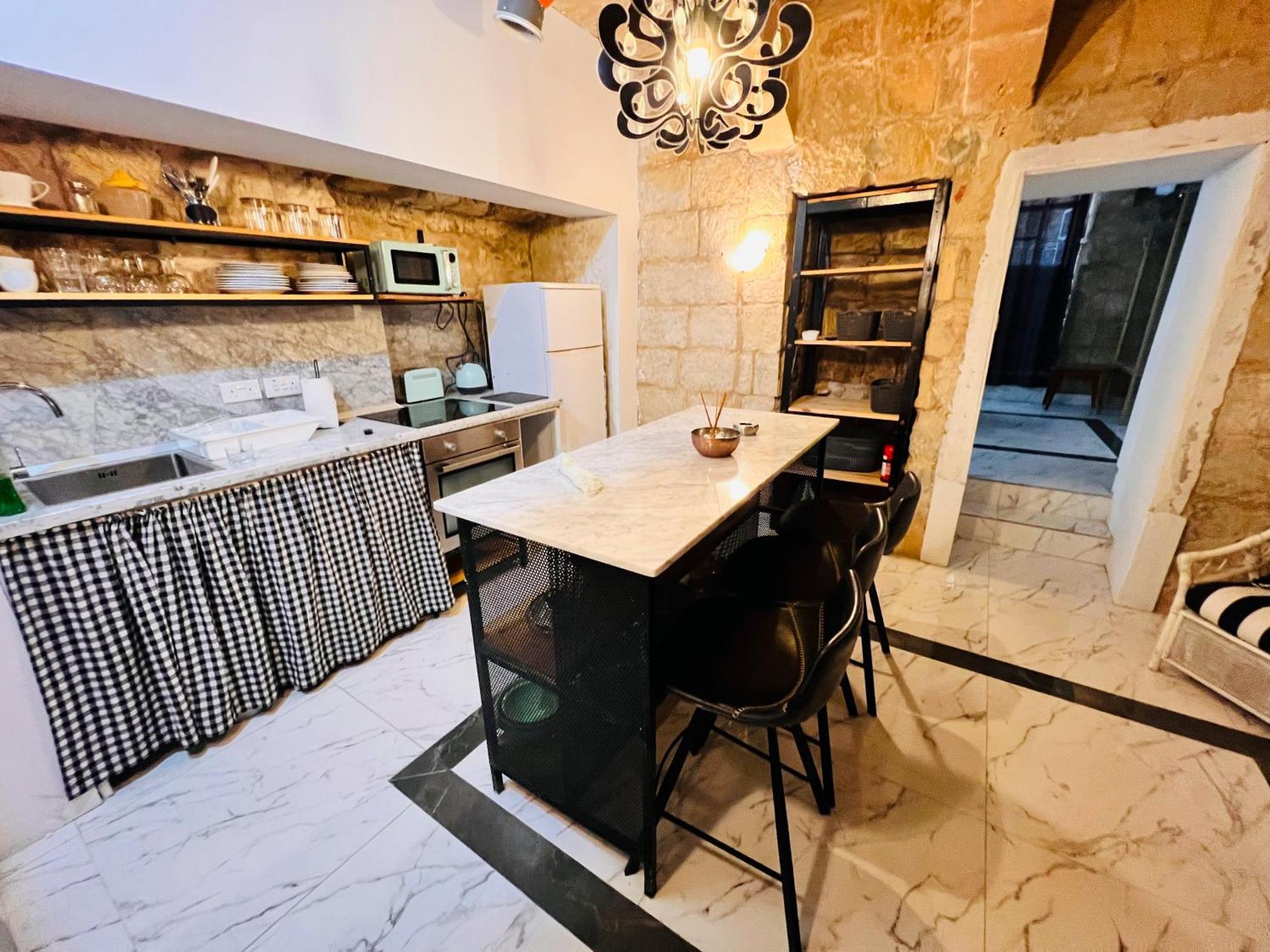 Charming Townhouse Prime Area Valletta Apartment Exterior foto